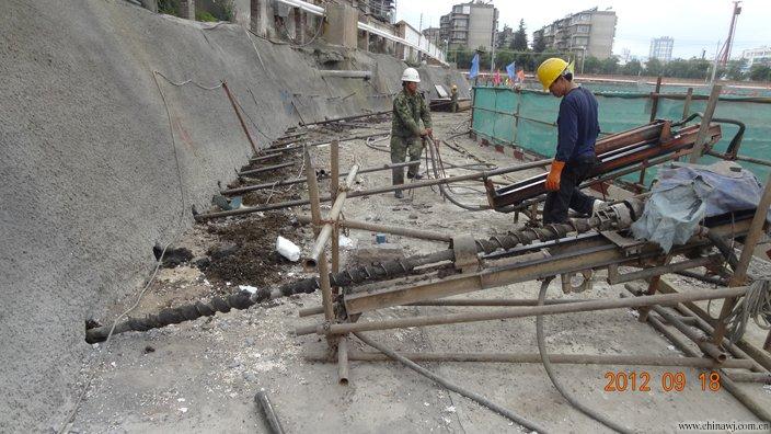 鋼花管注漿的過程